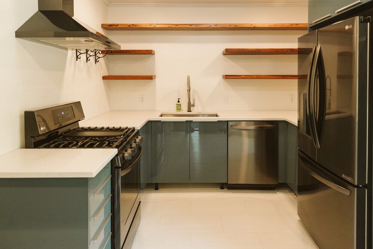 Kitchen - 1970 Jordan Ave NW