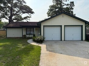Building Photo - 302 Pinedale Dr