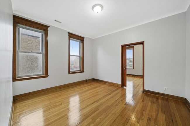 Building Photo - 3120 W 26th St