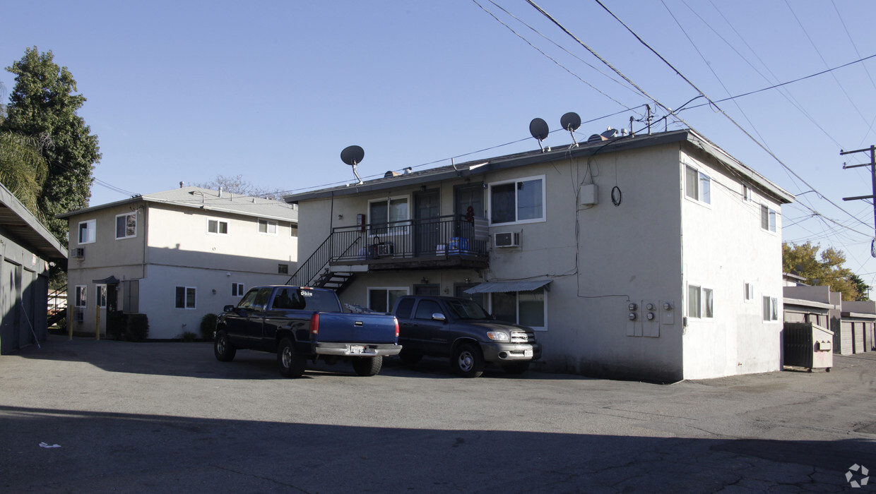 Building Photo - The Alondra Apartments