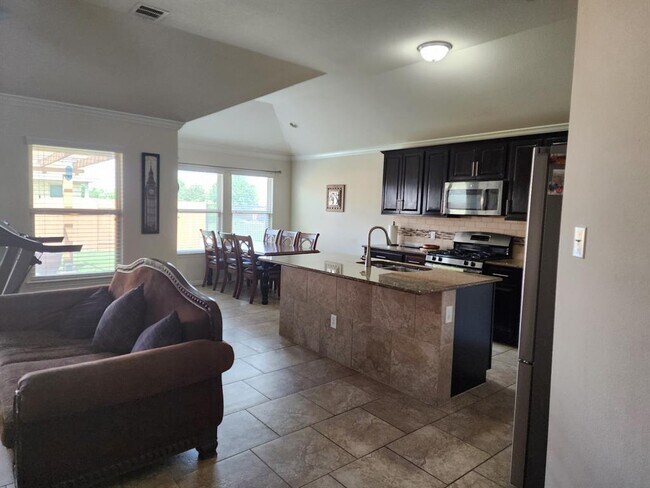 Foto del edificio - 300 Briar Park Dr