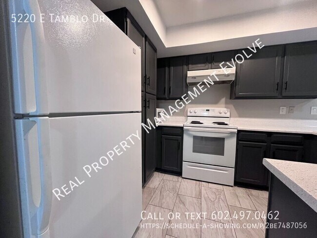 Building Photo - 5220 E Tamblo Dr