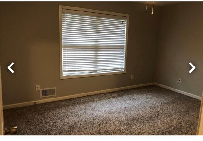 Building Photo - 8 Villa Ct SE