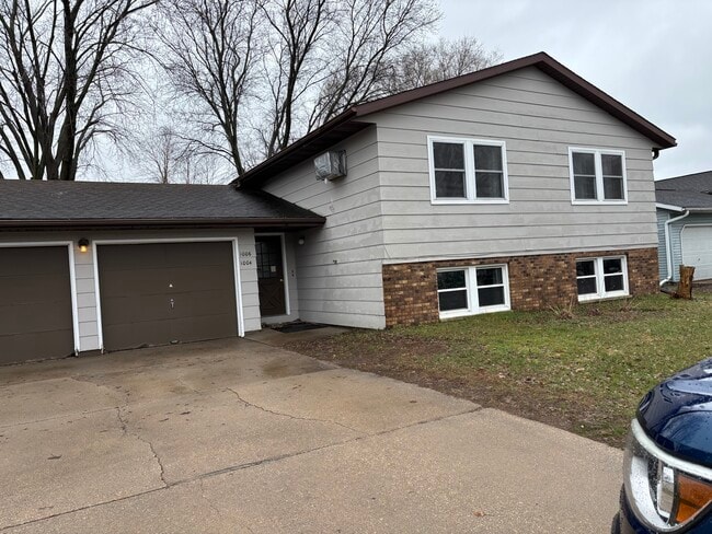 Building Photo - 1004 Terrace Dr