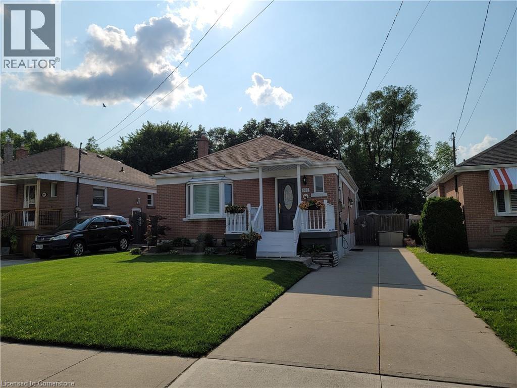 Photo principale - 362 E 25th St