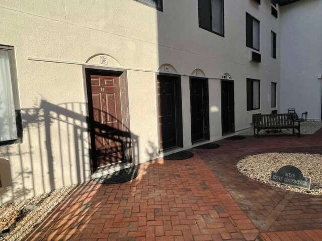Entrance to apt - 425 Shore Rd