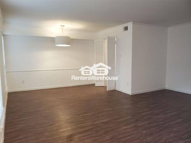 Foto del edificio - 361 N Post Oak Ln