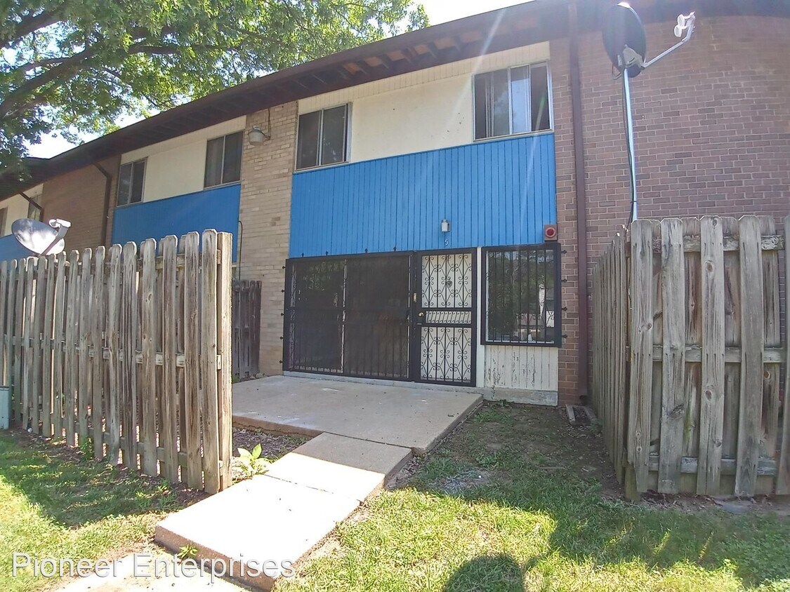 Primary Photo - 2 br, 1.5 bath House - 2312 Ewing Avenue #5