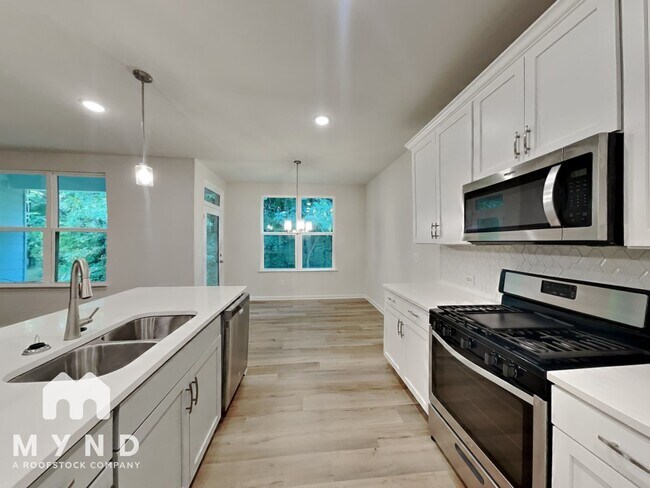 Foto del edificio - 757 Riverwood Pass