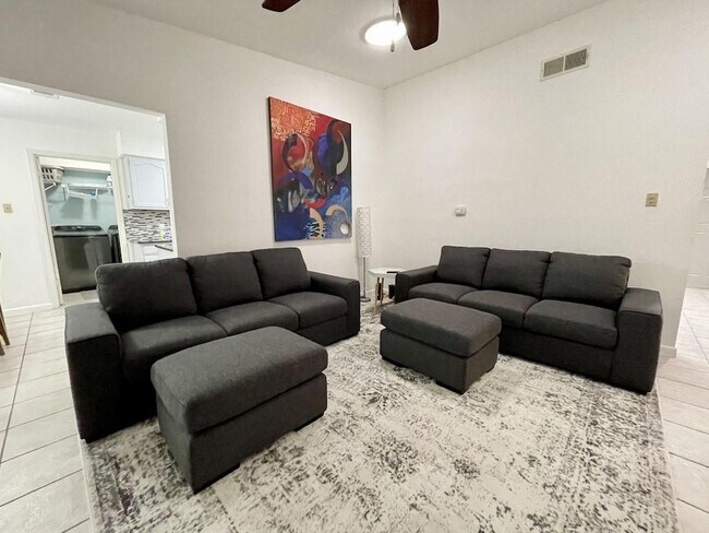 Foto del edificio - 4104 Adelphi Ln