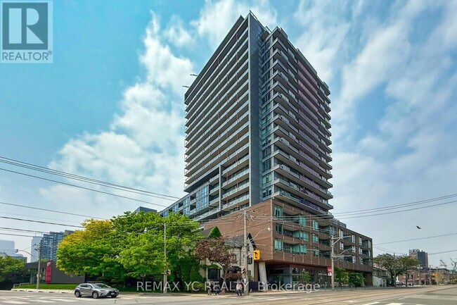 Building Photo - 120 Parliament St