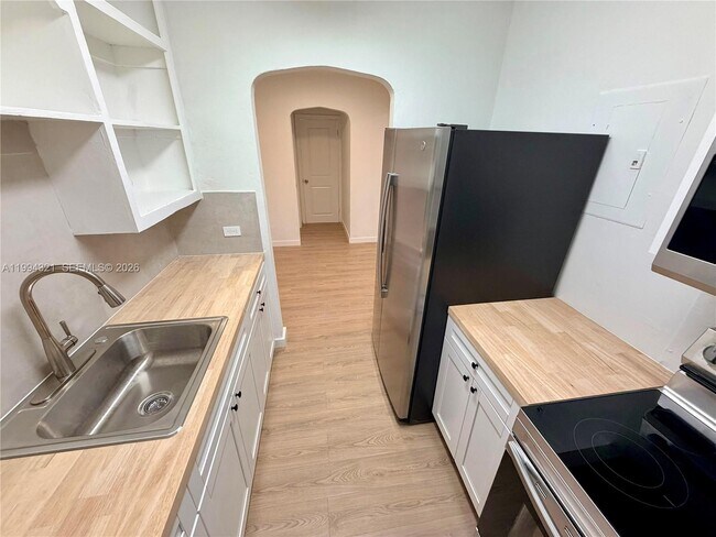 Foto del edificio - 255 NW 32nd St