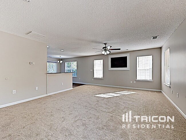 Foto del edificio - 177 Everett Park Dr