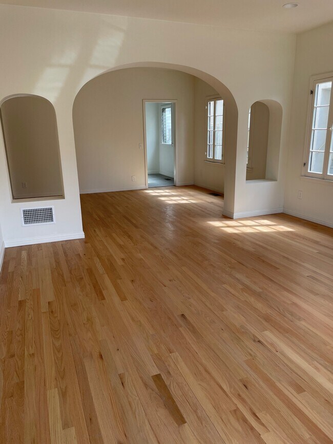Foto del edificio - 338 N Ogden Dr
