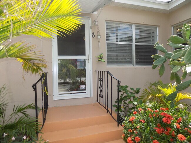 Building Photo - 231 S Palmway