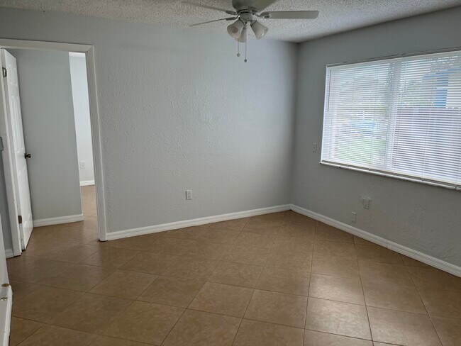 Foto del edificio - 518 NW 10th Ave