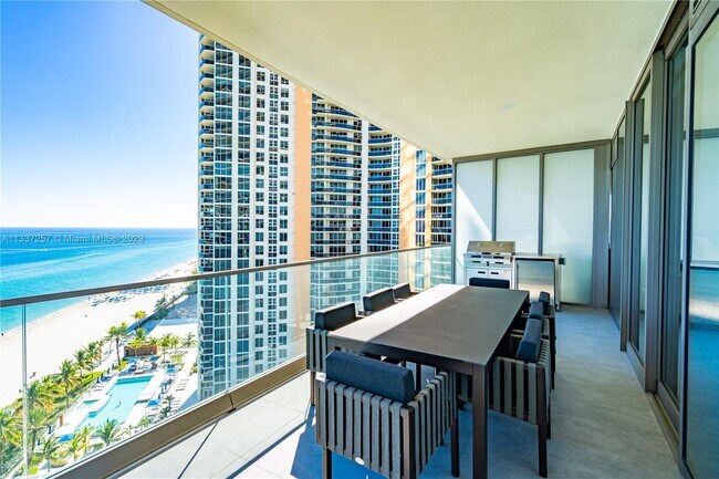 Foto del edificio - 18975 Collins Ave