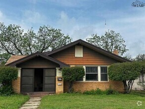 Building Photo - 1710 Beverly Dr