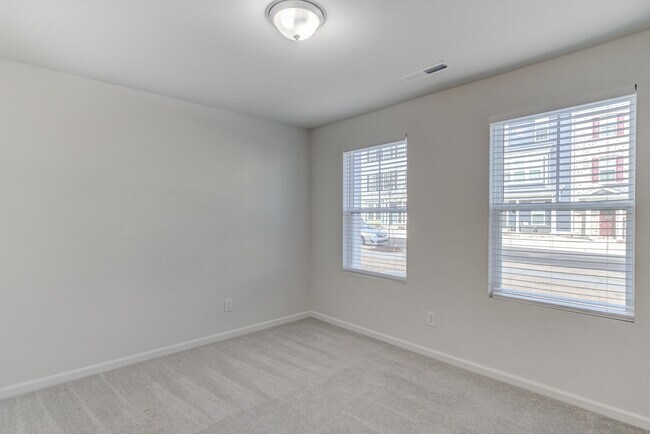 Building Photo - 6025 Kayton St