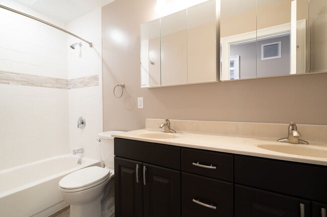 Interior Photo - Cambridge Manor: In-Unit Washer & Dryer, H...