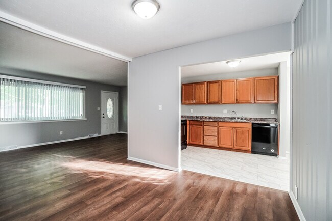 Foto del edificio - 1408 Lillian Ln