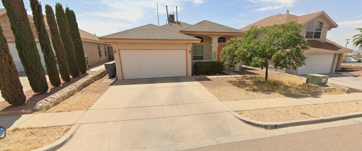 Primary Photo - 1412 Stone Pointe Way
