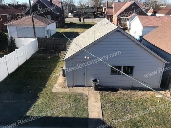Building Photo - 1944 Davis Ave