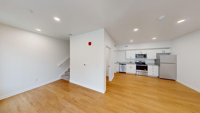 Building Photo - Federal Ave Rowhomes