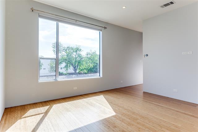 Foto del edificio - 4401 Roseland Ave