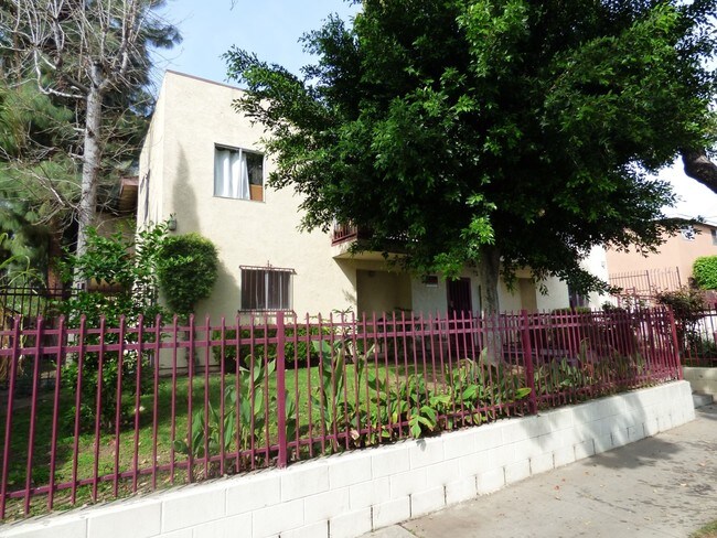 Foto del edificio - 839 N Summit Ave