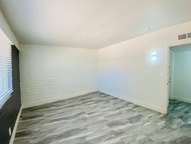 Building Photo - 1/2 Off First Full Month's Rent Move In Special! Spacious design meets modern living in this priv...
