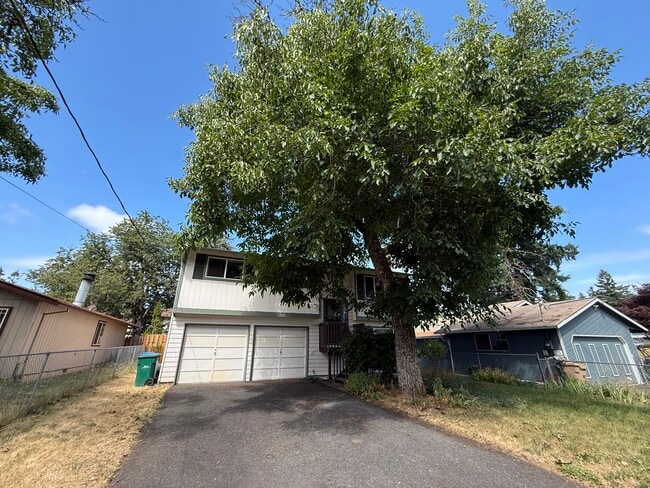 Building Photo - 12717 SE 22nd Ave