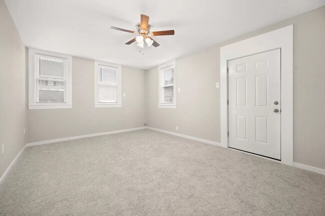 Foto del edificio - 170 N Sycamore St