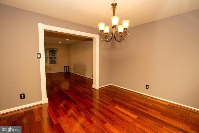 Dining Room view to Living Room - 4056 Ottawa Ct