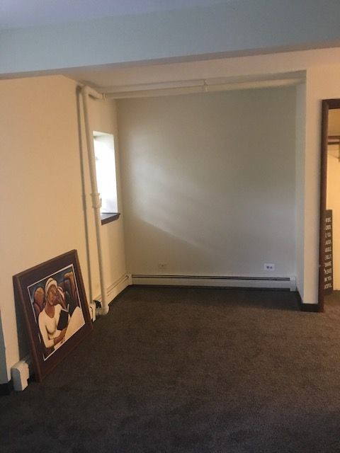 Building Photo - 5850 S King Dr