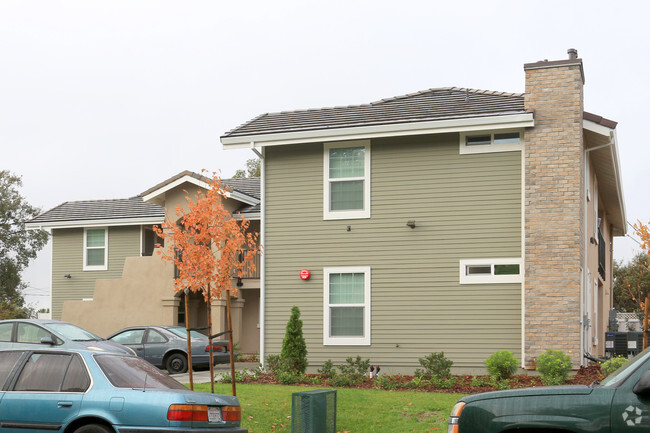 Building Photo - Callen Street Apartments