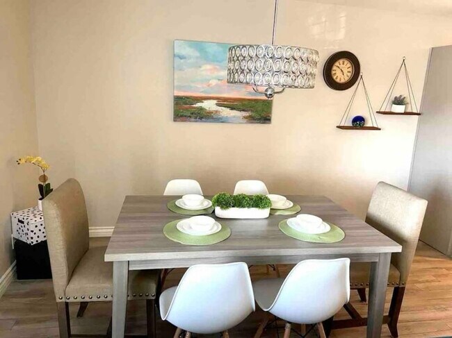 Foto del edificio - 2220 Glen Heather Way