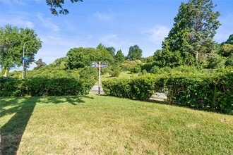 Building Photo - 425 Highland Ave