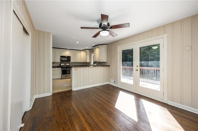 Foto del edificio - 535 Valley Ln NE