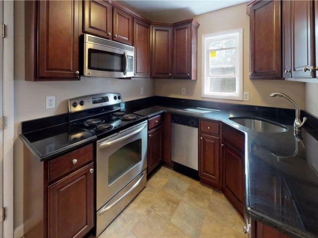 Foto del edificio - 71 Sheep Pasture Rd