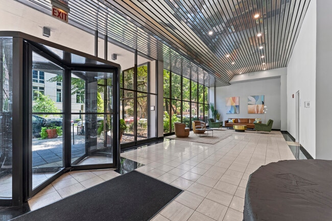 Building Photo - 2754 N Hampden Ct