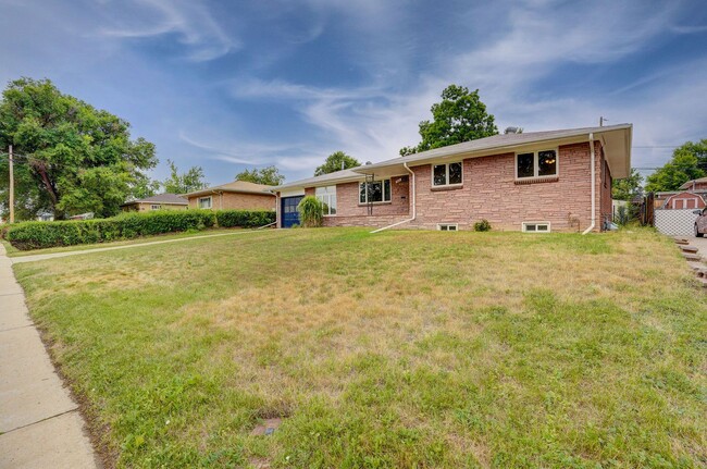 Building Photo - 4 bedroom, 3 bath home in Broomfield