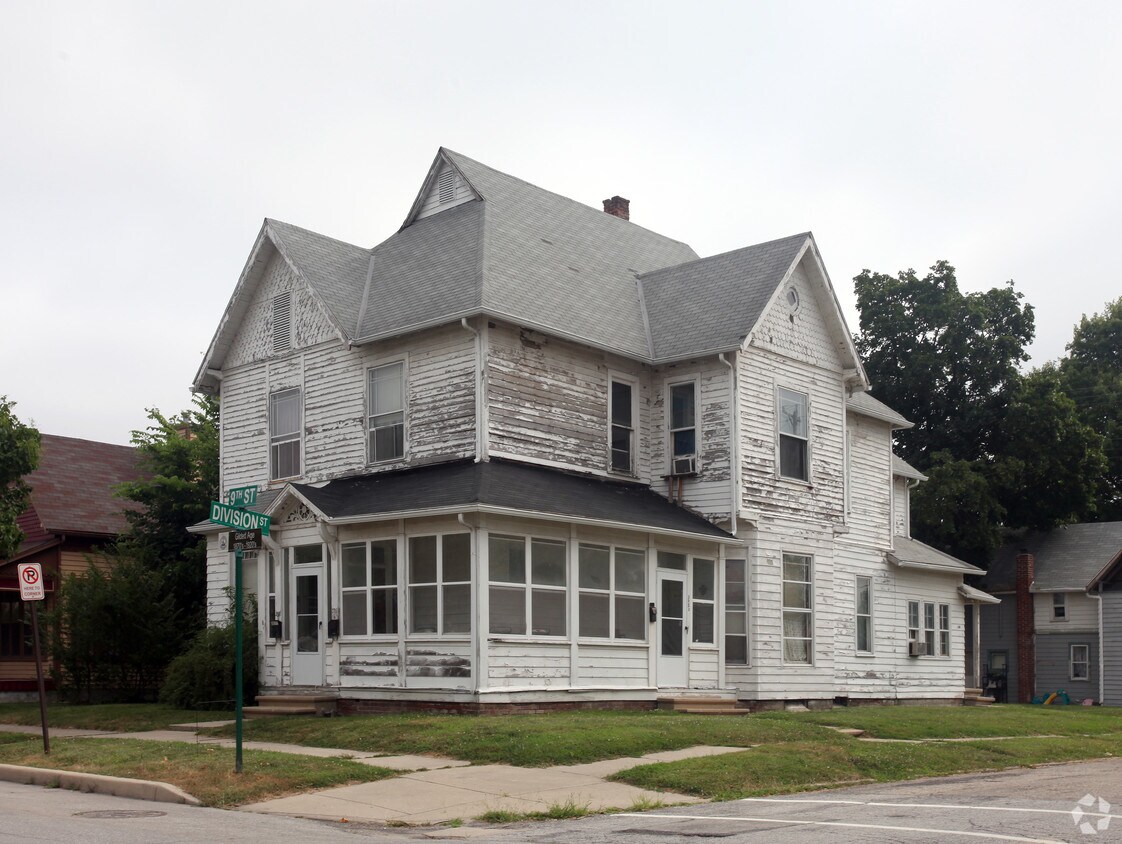 Primary Photo - 398 S 9th St