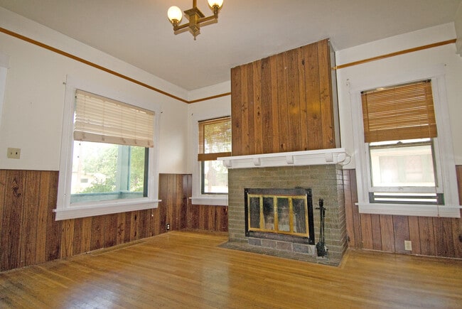 LIVING Rm W/ FIRE - 221 E Cache La Poudre St