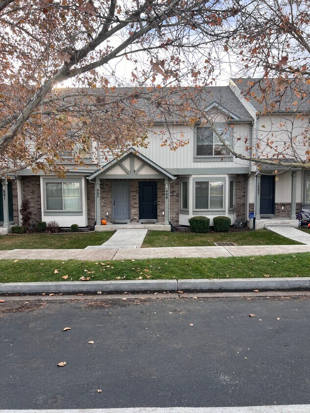 Front entry - 999 Independence Ave