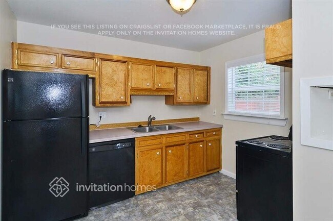 Foto del edificio - 1351 Oswego St