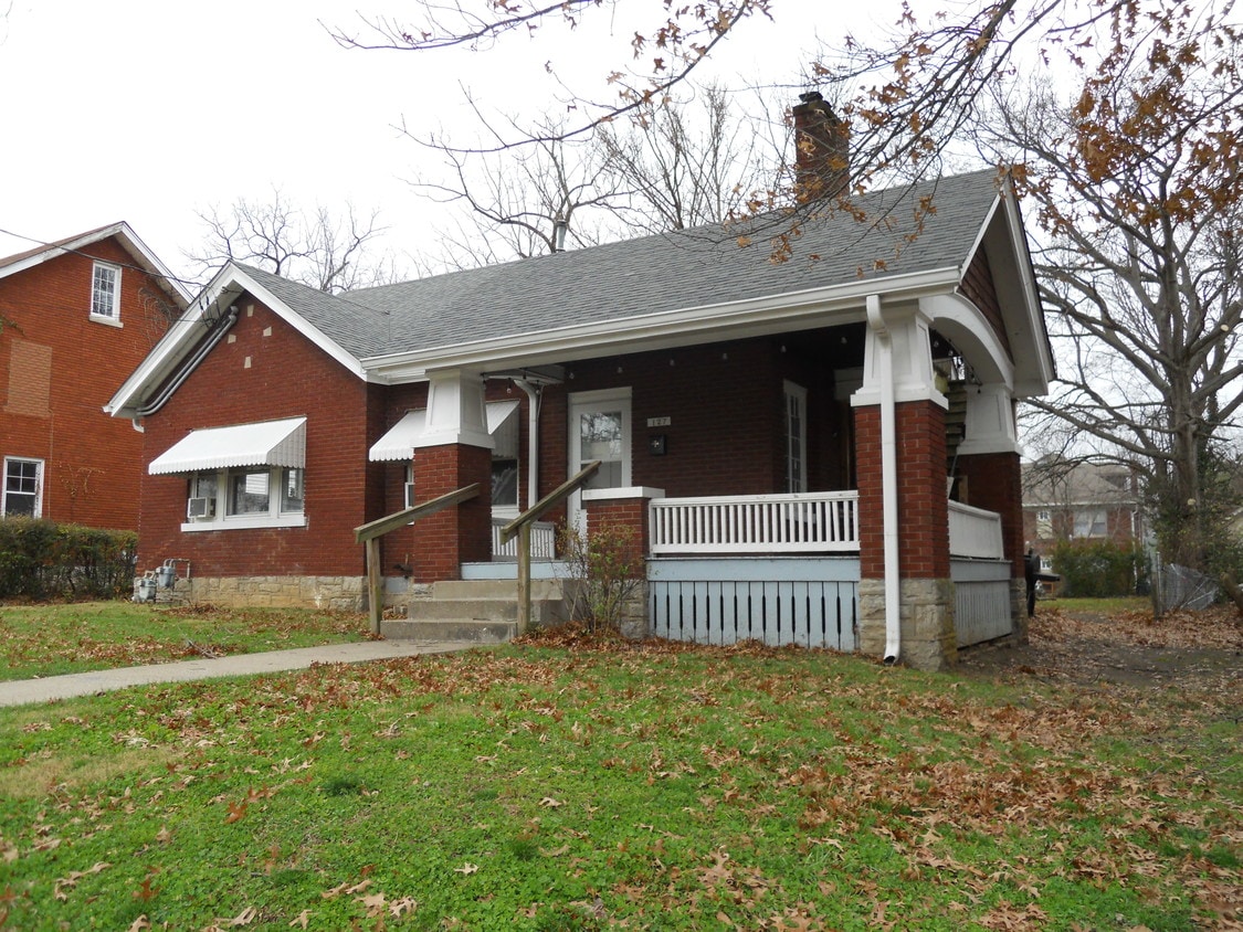 Primary Photo - 127 Waller Ave