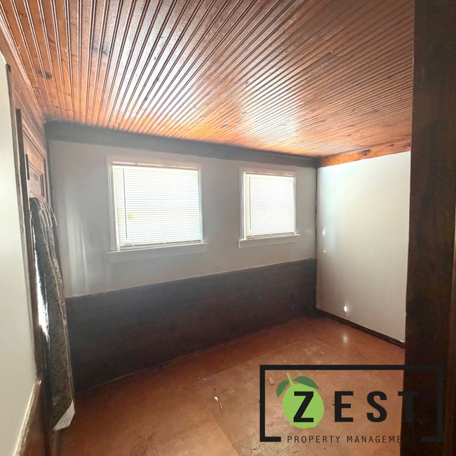 Foto del edificio - 19691 Cliff St