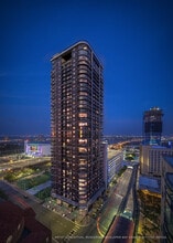 Building Photo - 121 NE 5th St