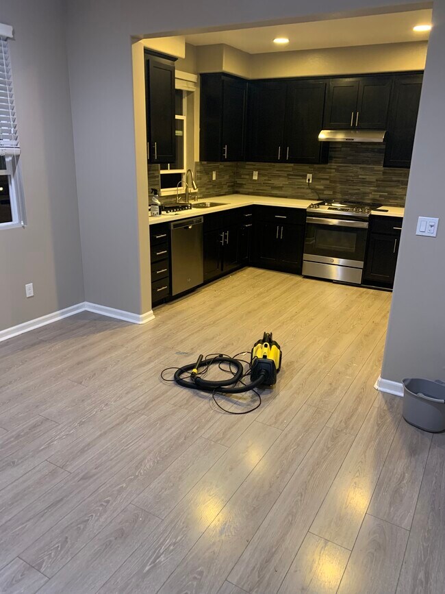Kitchen - 1435 Nestwood Way